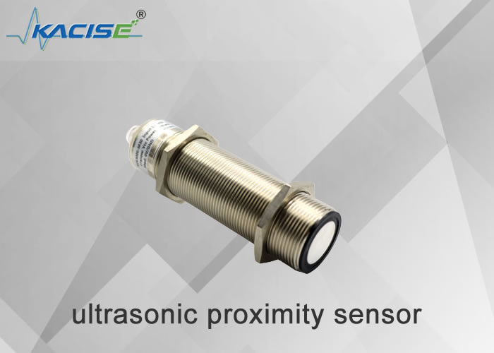 Sensore di distanza ultrasonico tipo M30 con protezione IP65 e alta precisione ≤1% per misurazione precisa del livello