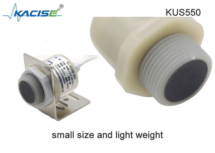 Sensore di livello a ultrasuoni serie KUS550 con protezione IP68 a basso consumo energetico e materiale del guscio in PVDF