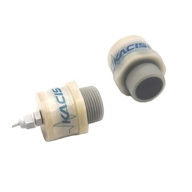 Sensore a ultrasuoni di piccole dimensioni con portata di 2,5 m con uscita multipla e alloggiamento in PVDF resistente alla corrosione