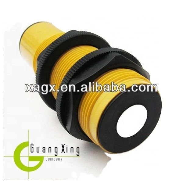 GX Ultrasonic Fuel Sensor 40MHz con 4-20mA e RS485 Output per una misurazione accurata del livello di carburante