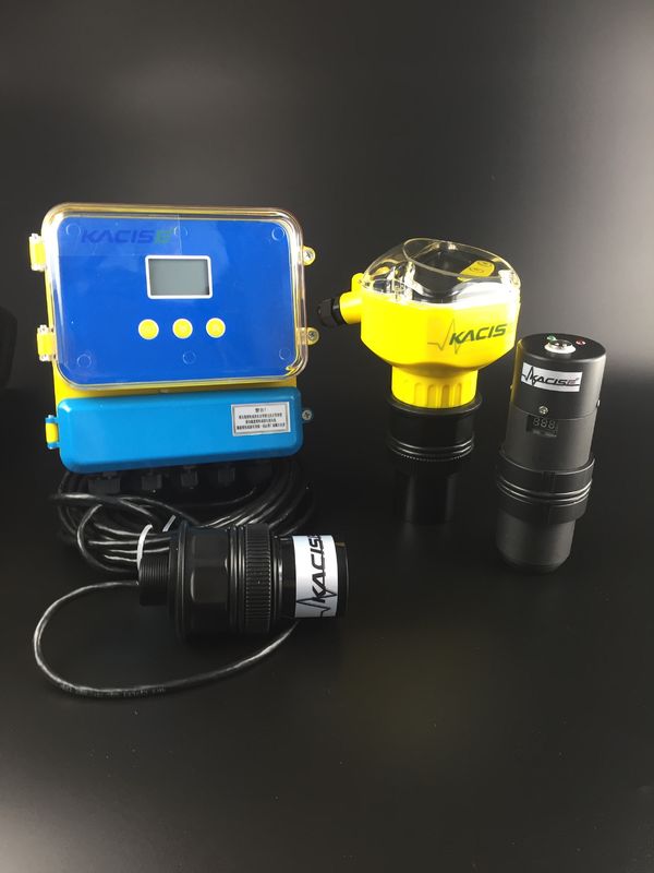 Misuratore di flusso ad ultrasuoni a canale aperto di tipo split con display LCD per misurazioni senza contatto