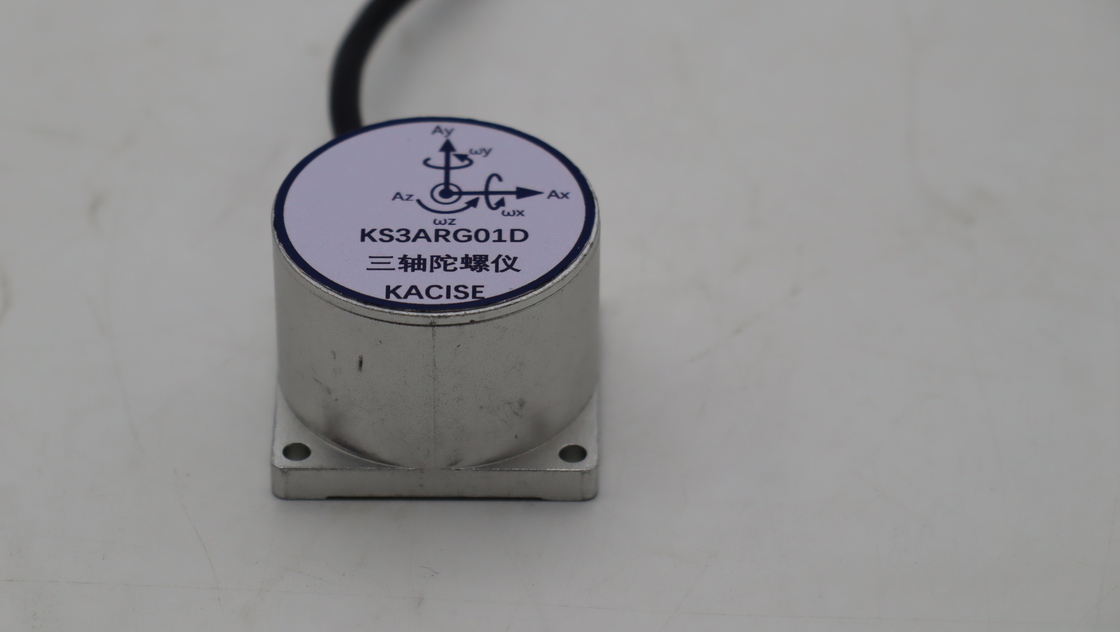 Il giroscopio a tre assi MEMS è utilizzato nei sistemi di navigazione inerziale con un raggio di ± 300 (゚/s) e uno shock di 10000 g.