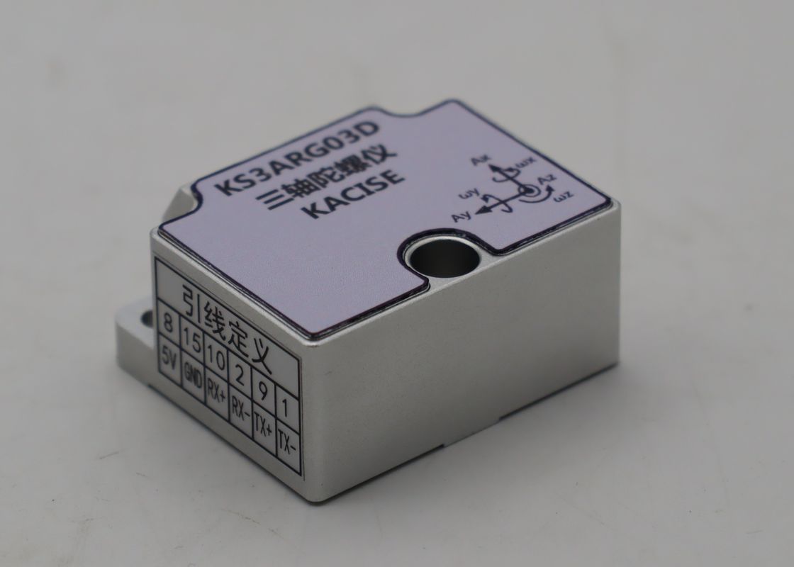 Giroscopio MEMS ad alte prestazioni con dissipazione di potenza ≤ 1,1 W, resistenza alle vibrazioni 6,06 g e velocità di aggiornamento dei dati 2000 Hz