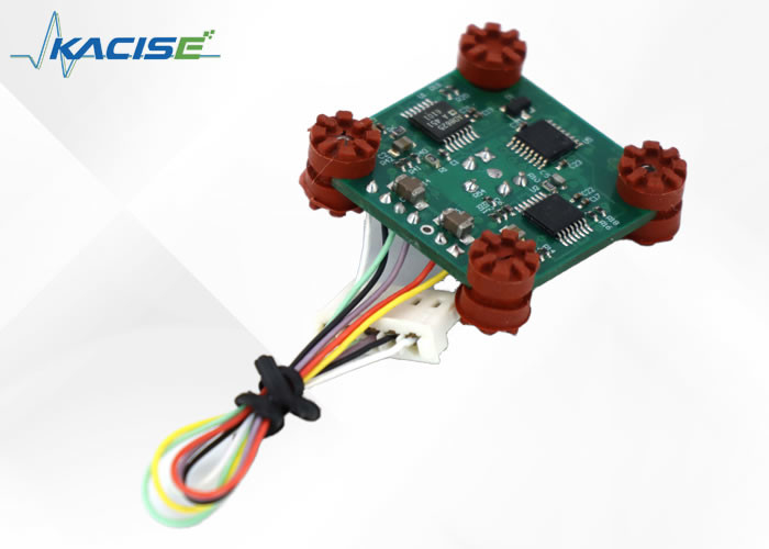 Sensore MEMS a bassa potenza di piccole dimensioni Larghezza di banda (<-3 DB) > 50 Hz Sopravvivenza alle vibrazioni 10 grammi