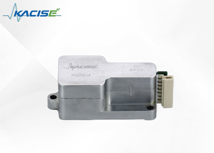 Sensore di velocità MEMS con resistenza agli urti con ampia larghezza di banda e bassa corrente di ingresso per misurazioni angolari di precisione