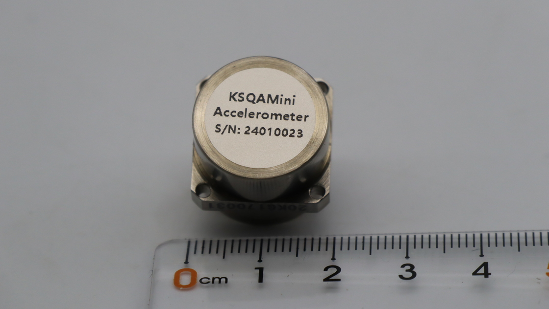2.8 ~ 3.3mA/g Sensore dell'acceleratore Ampia gamma di temperature Vibrazione Pico Sine 20g 10Hz ~ 2000Hz