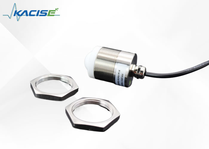 Impianto chimico RS232 Sensore di livello radar con IP68 grado di resistenza all'acqua Moderna progettazione di antenna piatta integrata