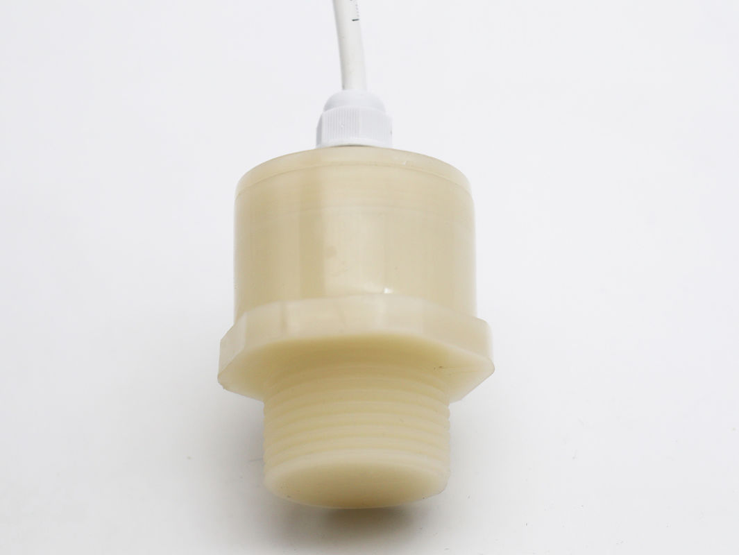 Sensore di livello ad ultrasuoni resistente alla corrosione IP68 con gamma di 5 m per la misurazione del livello dell'acqua