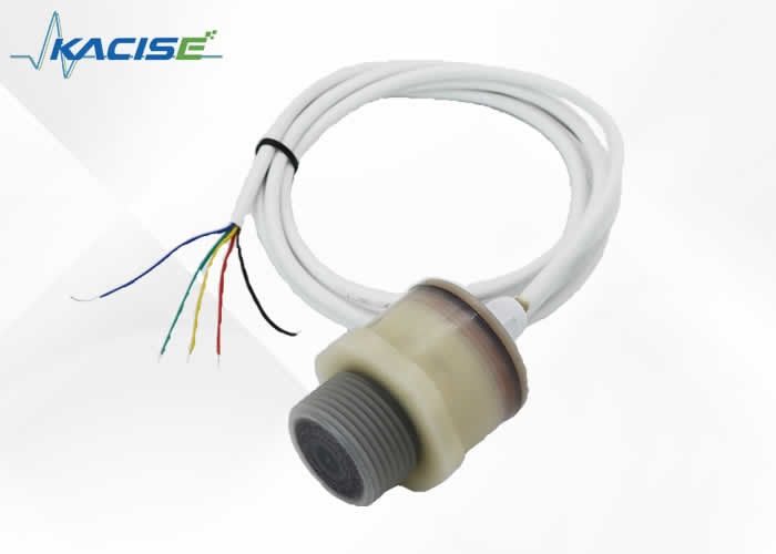 Sensore di livello ad ultrasuoni PVDF IP68 con gamma di rilevamento di 3000 mm per la misurazione del livello del fluido