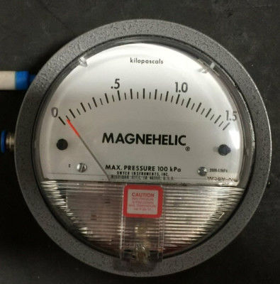 Dwyer 2000 1.5Kpa Magnehelic Differential Pressure Gauge: Il 2% FS Precision Measuring Powerhouse