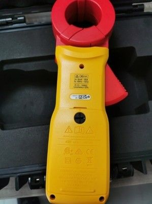 Pinza amperometrica per dispersione Fluke 1630-2 FC Tensione massima verso terra 1000 V Tipo di batteria AA Alcalina IEC EN LR6 x4