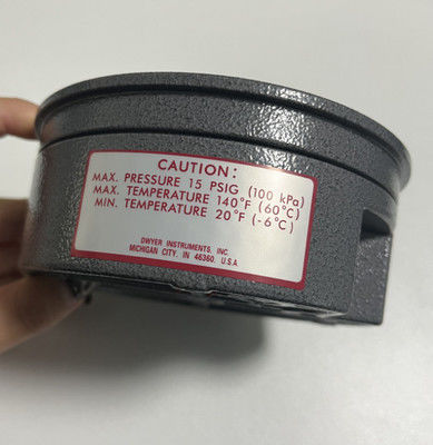 Dwyer Serie 2000 Magnehelico Differential Pressure Gauge con accuratezza ± 2% FS e movimento magnetico senza attrito per applicazioni a 20-140°F