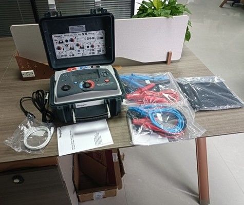 Megger MIT1025-UK Tester di isolamento con uscita, resistenza di 20 Teraohm, tensione di prova multi-range di 10kV