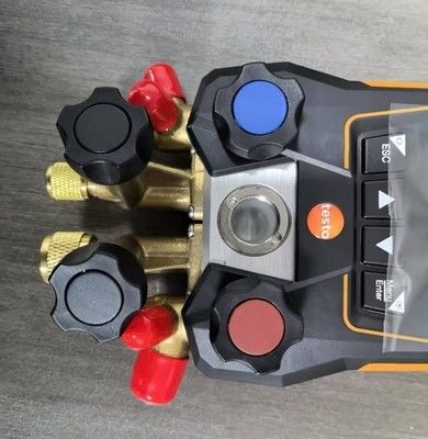 testo 557s Smart Vacuum Kit con tubi - Smart digital manifold con sonde senza fili per il vuoto e la temperatura e 4 set di tubi