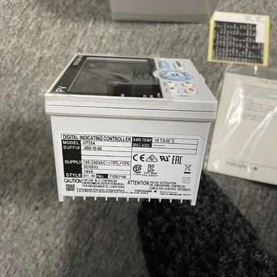 UT35A Controller di temperatura digitale con LCD a colori a 14 segmenti, controllo della sequenza della scala e comunicazione Ethernet