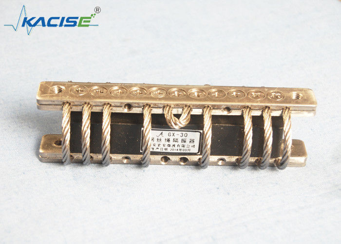 Isolatore industriale per funi metalliche in alluminio e acciaio inossidabile con foro pressato di tipo T con intervallo di carico da 3,5 a 2000 kg e frequenza naturale da 7 Hz a 15 Hz