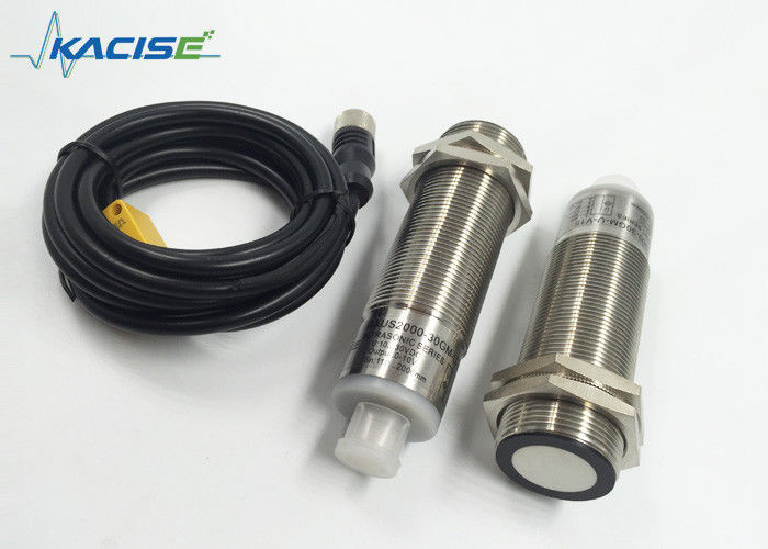 IP67 Modalità di sonno Sonda di livello ad ultrasuoni 50kHz Resistente alla corrosione con piastra bersaglio standard 100 mm x 100 mm