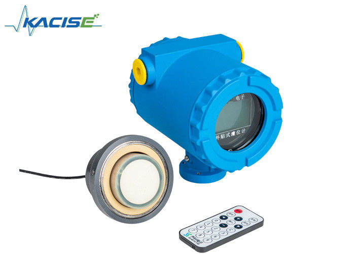 Misuratore di livello del fluido montato esternamente con precisione di 10 mm e protezione IP67 per serbatoi di stoccaggio di petrolio e gas